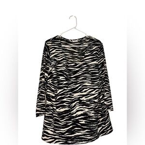 DKNYC Black and White Zebra Print Blouse LK